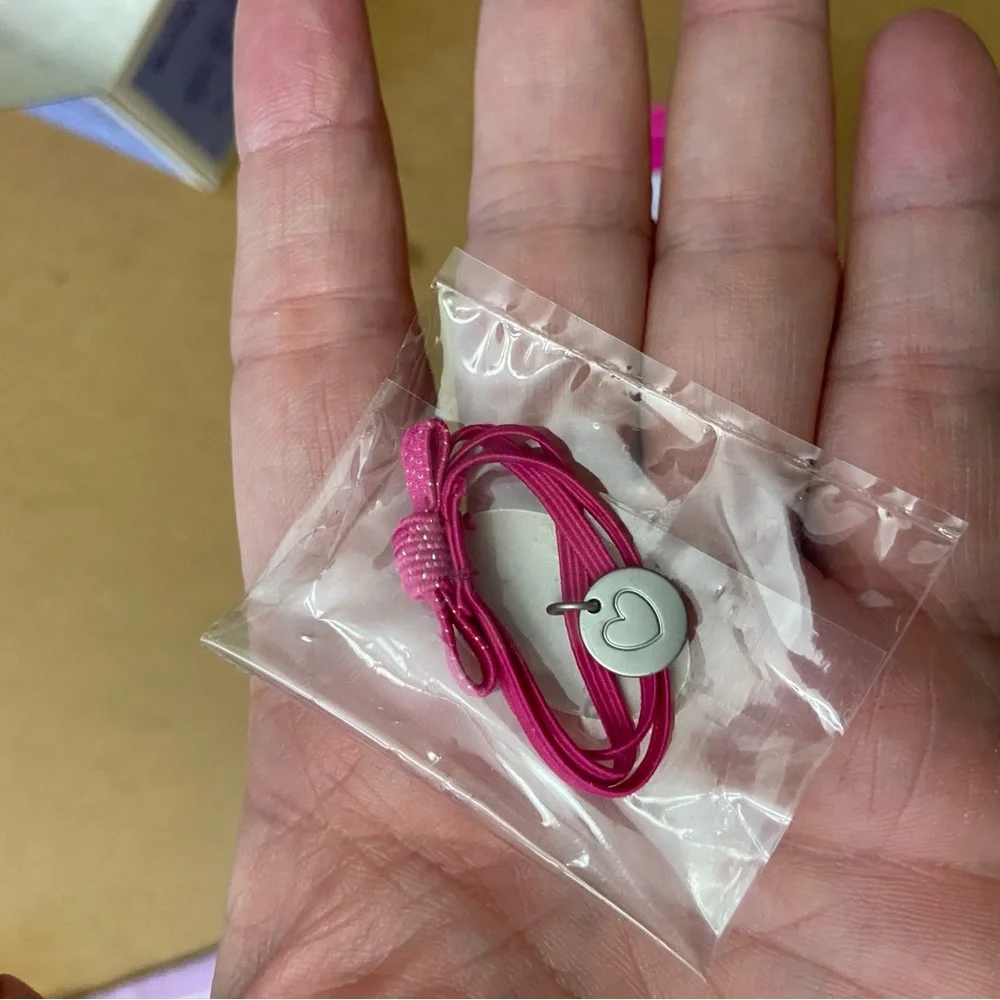 NIB American Girl Birthday Accessories Box 2014 - Picture 9 of 10